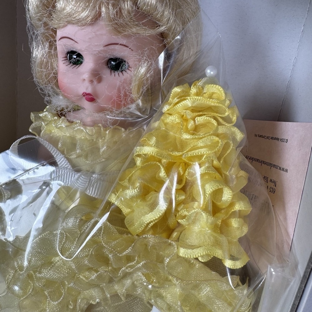 2004 Madame Alexander 35627 Azalea Trail Maid YELLOW Dress Limited Edition #273 - Picture 7 of 16
